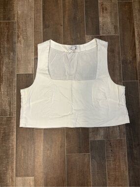Gianni Bini White Linen Cropped Tank
